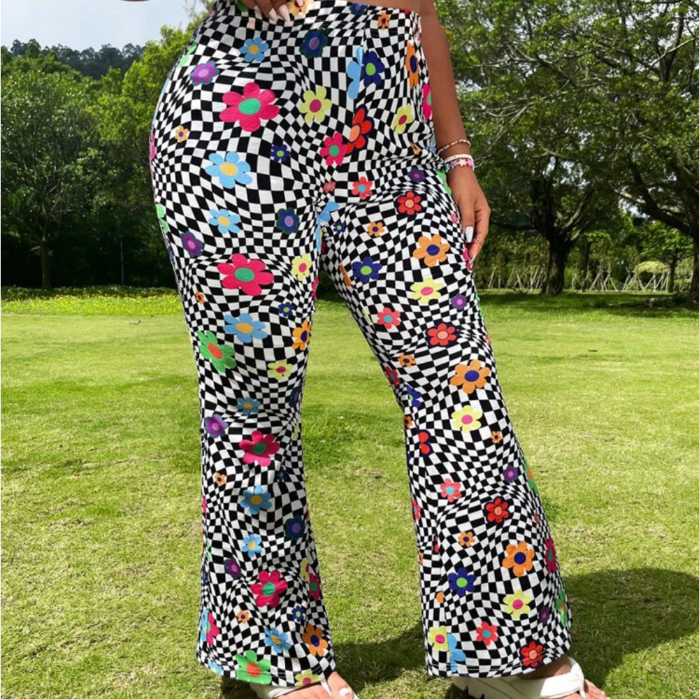 SHEIN Plus Floral & Geo Print Flare Leg Pants